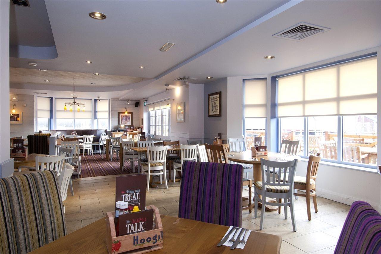 Premier Inn Burton On Trent Central ภายนอก รูปภาพ