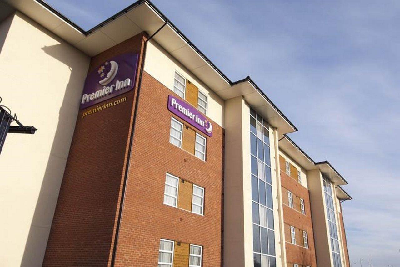 Premier Inn Burton On Trent Central ภายนอก รูปภาพ